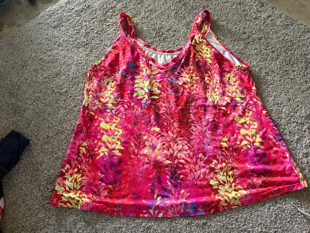 Womens 4x floral tank top